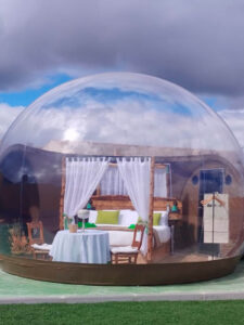 Abre en Muñoveros el primer hotel burbuja de Segovia