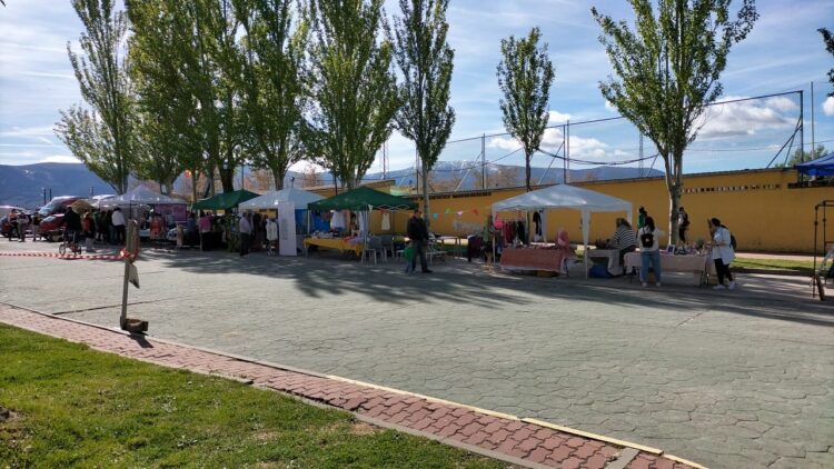 feria-de-artesania-palazuelos-de-eresma-750x422.jpg